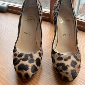 Leopard pumps